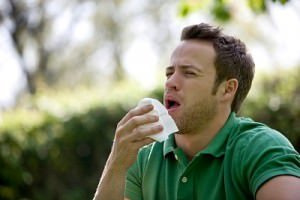 Яку небезпеку можуть нести симптоми алергічного кашлю?