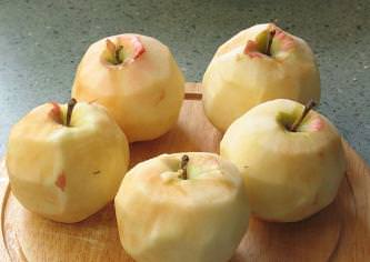 Шарлотка з яблуками в мультиварці: покроковий кулінарний рецепт