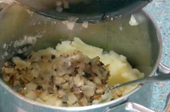 Пиріжки в мультиварці: покроковий кулінарний рецепт