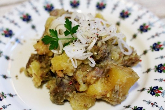 Мясо з картоплею в мультиварці: покроковий кулінарний рецепт