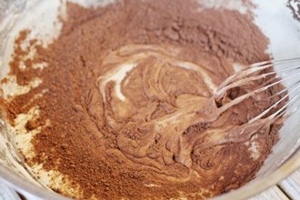 Шоколадний бісквіт в мультиварці: покроковий кулінарний рецепт