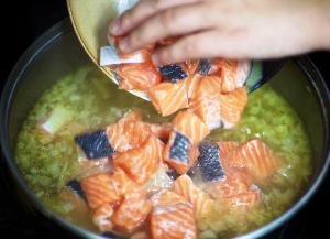 Рибний суп в мультиварці: покроковий кулінарний рецепт