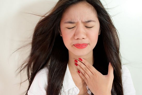 Причини болю і подразнення в горлі, прояви та лікування