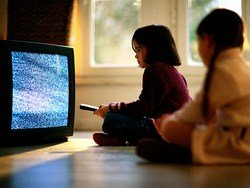 Скільки часу дитині можна дивитися телевізор