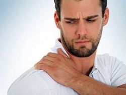 Біль у плечі: причини і лікування