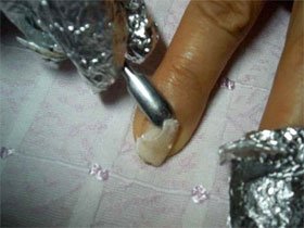 Як зняти нарощені нігті