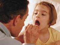 Що варто знати про спреї для горла для дітей