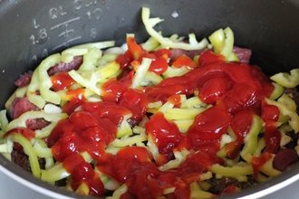 Соковита яловичина з овочами: покроковий кулінарний рецепт