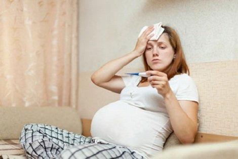 Як провести лікування горла при вагітності при простудних захворюваннях?