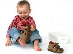 Вибираємо взуття для малюка