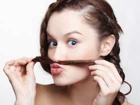 Як видалити волосся на обличчі в домашніх умовах