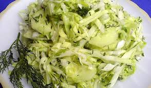 Як приготувати смачний дієтичний салат з капусти?