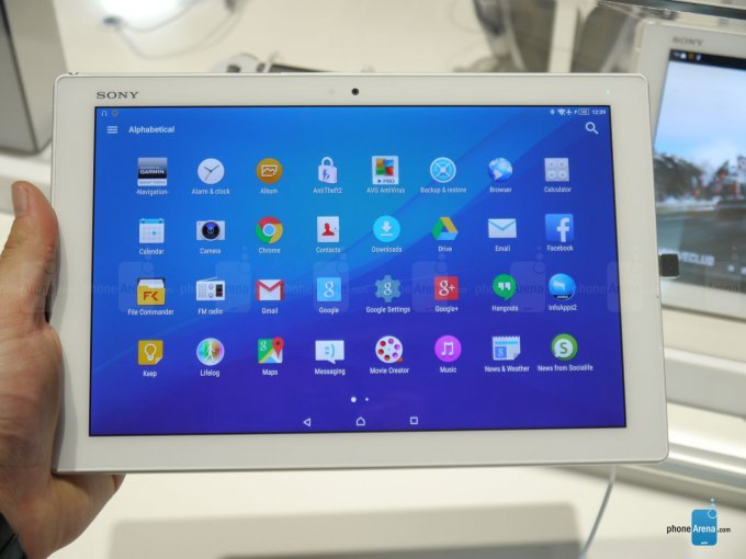 Sony представила найлегший 10 дюймовий планшет Xperia Z4 Tablet (6 фото + відео)