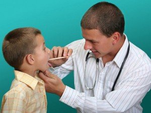 Коли можна застосовувати антибіотики для дітей при кашлі