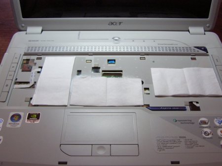 Як зняти клавіатуру. Ноутбуки Acer Aspire