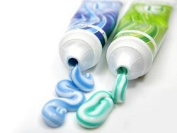 Чим корисна зубна паста в побуті