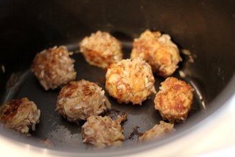 Мясні кульки в мультиварці: покроковий кулінарний рецепт