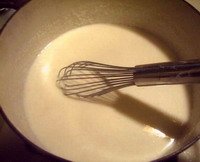 Пишні домашні млинці в мультиварці: покроковий кулінарний рецепт