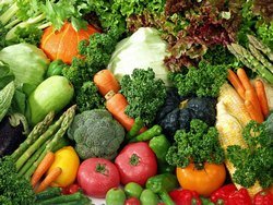 Які овочі корисніше вживати приготованими?