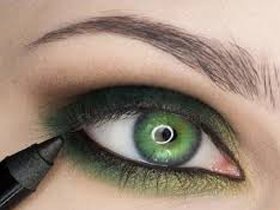 Вчимося робити красивий макіяж для зелених очей