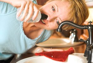 Промивання носа сольовим розчином: прості та ефективні поради