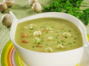 Як правильно зварити дієтичний суп з куркою?