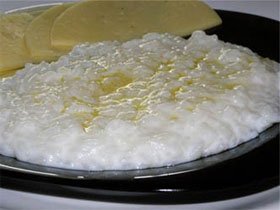 Смачна молочна рисова каша для вашого столу