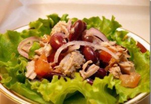 Як приготувати смачні дієтичні салати з тунцем?
