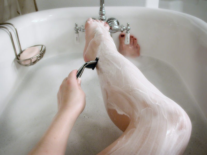 Чим краще голити ноги? Як вибрати самий простий і ефективний спосіб?