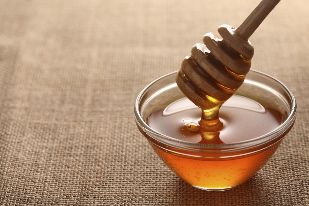 Обгортання з медом проти целюліту: легко, надійно і швидко справляємося з проблемою