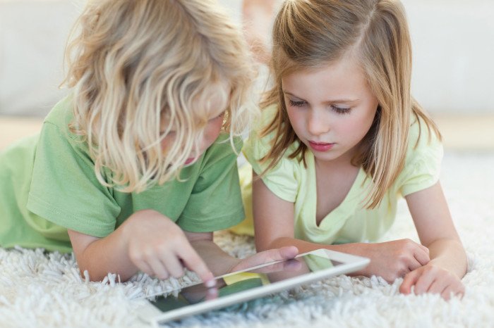 Який планшет вибрати дитині? Які особливості та вікові обмеження.