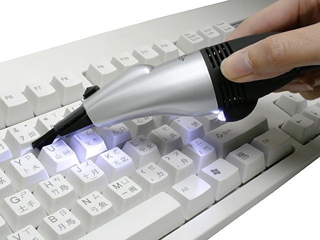 Як почистити клавіатуру компютера