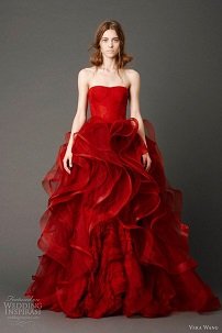 З чим носити червоне плаття