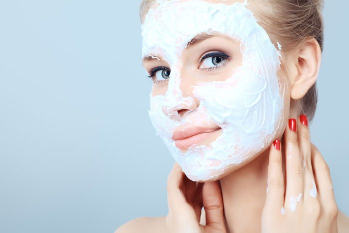 Як зробити білою шкіру обличчя? Практичні поради