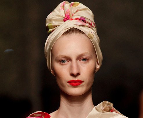 Тренд: як модно носити тюрбан