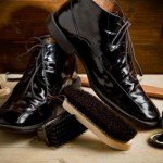 Як правильно чистити взуття зі шкіри та шкірозамінника