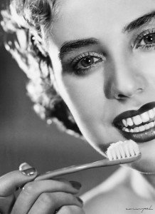 Як часто потрібно міняти зубну щітку