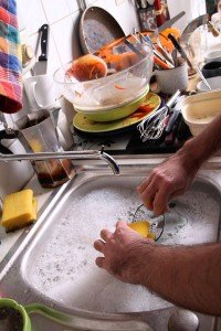 Як відмити застарілий жир з посуду