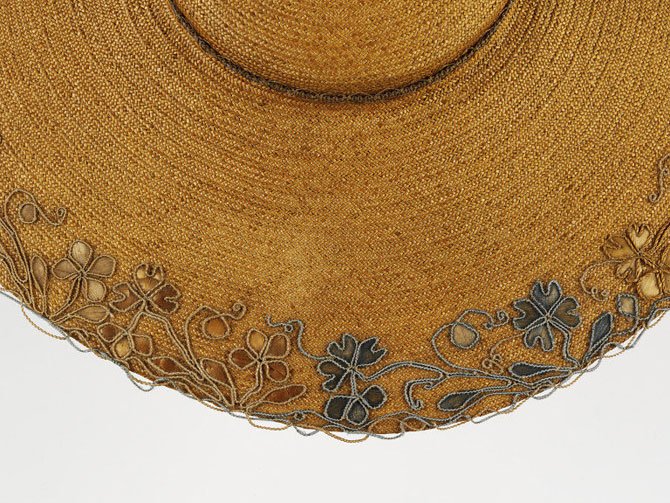 Модна історія соломяного капелюшка