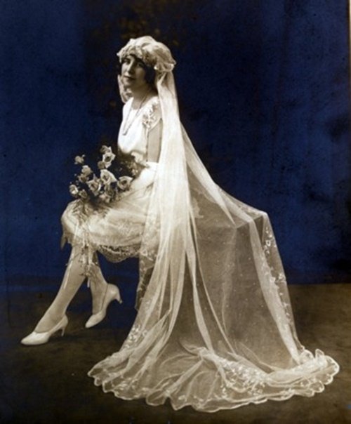 Французький шик XVII XIX століть у весільних вбраннях
