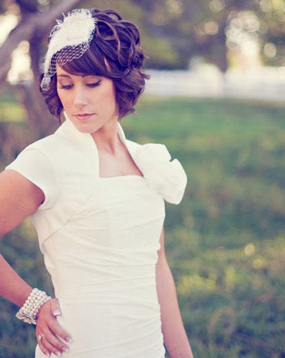 Зачіски на короткі волосся на весілля: 20 фото красивих ідей
