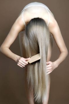 Як випрямити волосся без прасування у домашніх умовах. 8 способів.