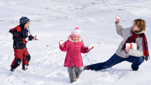 Зимові ігри на свіжому повітрі для дітей і дорослих