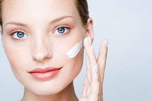 Який крем для обличчя краще? Вибираємо крем за віком, типом шкіри і функцій.