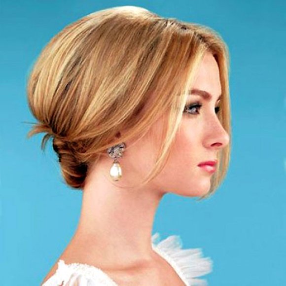 Зачіски на короткі волосся на весілля: 20 фото красивих ідей