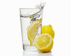 Як можна швидко схуднути, завдяки простій воді та воді з лимоном