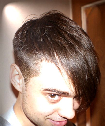 Чоловічі зачіски на коротке волосся