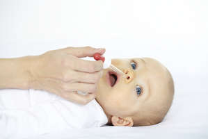 Особливості промивання носа фізіологічним розчином дітям (інструкція по застосуванню)