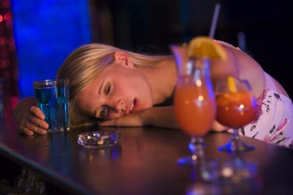 Жіночий алкоголізм — особливості та лікування