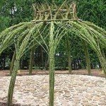 Як зробити альтанку з верби в саду